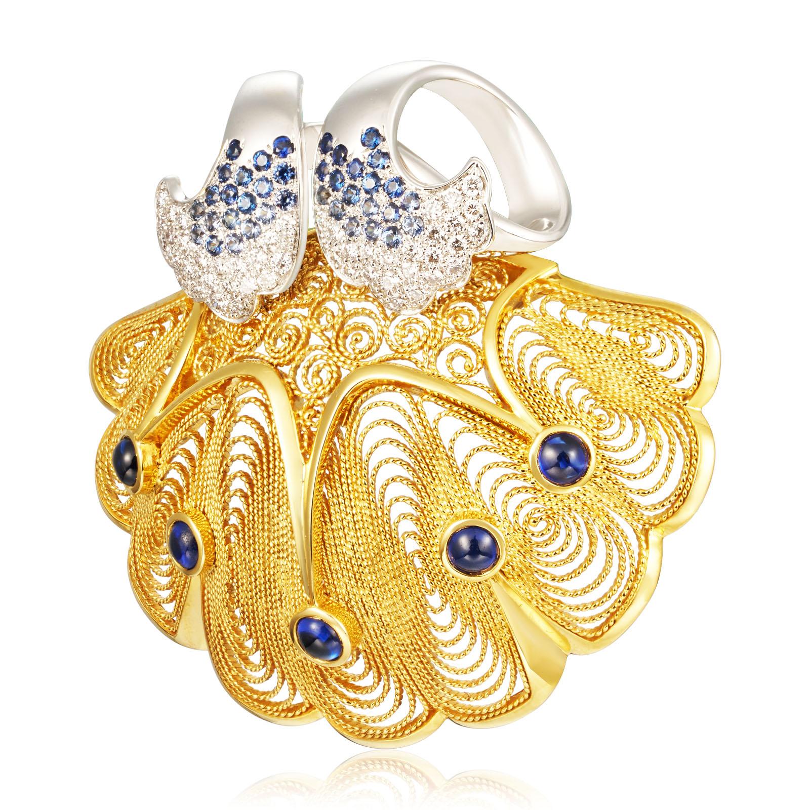 Embrace of Shells Pendant 4