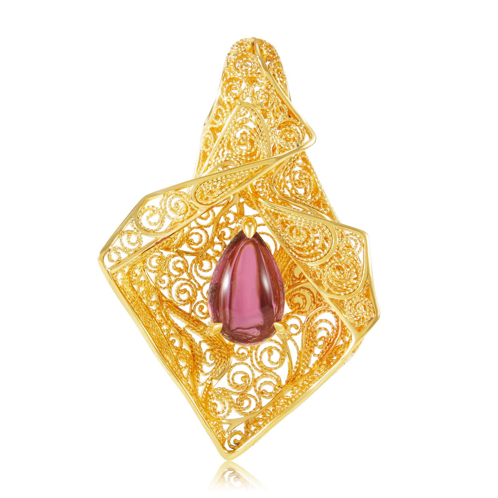 Golden Youth – Calla Lily Pendant 4